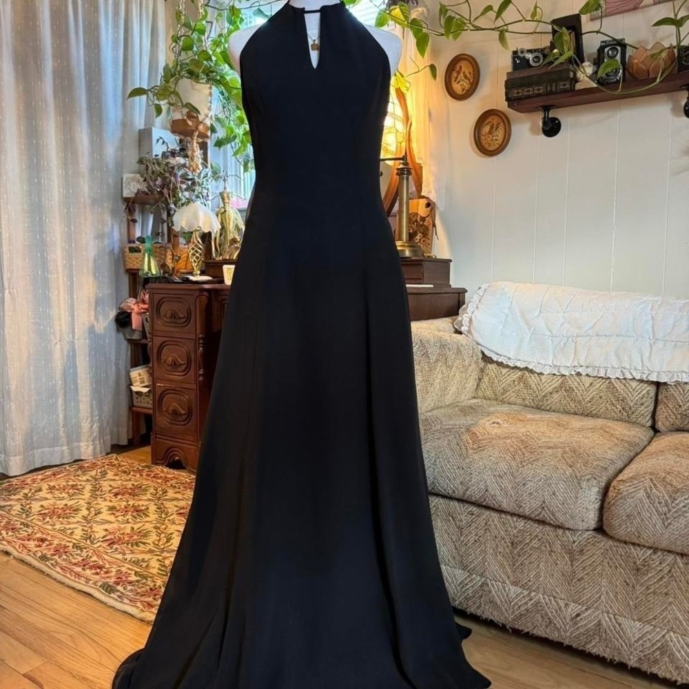 Impression Bridal Black Halter Keyhole Neckline Formal Evening Gown Maxi Dress